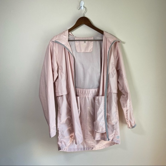 MEC Travel Light Jacket Lightweight Rain Jacket Hooded Powder Rose Medium - Picture 5 of 11